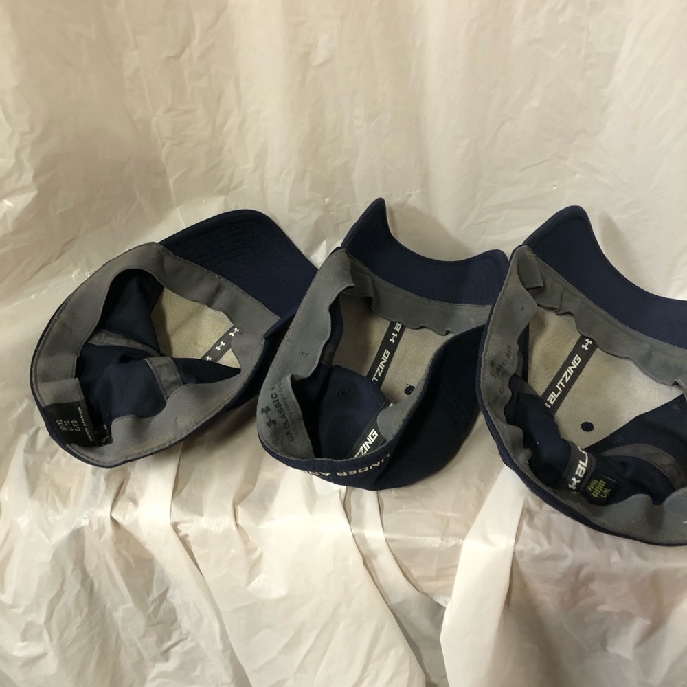 Under Armour Men’s ' Navy Caps. Set of 3 - Picture 3 of 8
